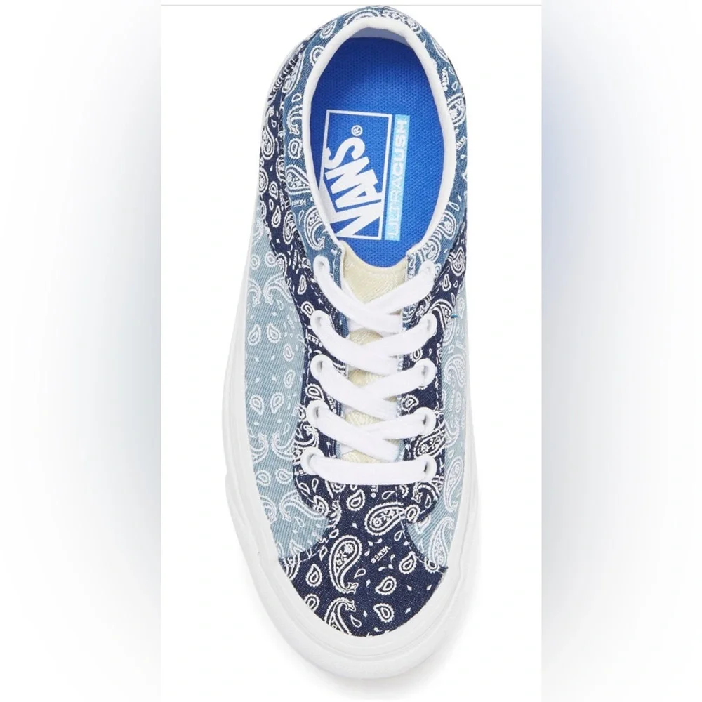 ✨SALE✨ EUC Vans Bandana print sneakers ✨SALE✨ - Picture 3 of 9